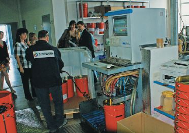 Станция смешения водных красок компьютеризирована; мощность до 60 т/месяц