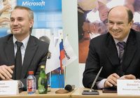 Николай Прянишников и декан Высшей школы менеджмента СПбГУ Валерий Катькало представили приоритетные направления сотрудничества корпорации и бизнес-школы на 2009-2010 годы