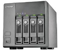 Рисунок 4. Компания QNAP, недавно анонсировавшая новые продукты, выделяет среди них настольную модель TS-410 для домашних офисов и малого бизнеса, а также ее стоечный вариант TS-410U. Эти устройства наделены всеми функциями старших накопителей QNAP, но являются представителями «эконом-класса» — их цена в 1,5 раза ниже по сравнению со «старшими» четырехдисковыми моделями. TS-439 Pro (на иллюстрации), первый четырехдисковый накопитель с процессором Intel Atom, будет неплохим выбором для малого офиса и небольших рабочих групп.