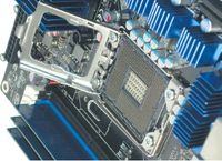 Так выглядит новое процессорное гнездо. Пересчитаем контакты?