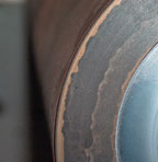 Понять, что на переходном адаптере демонстрационной печатной секции Q-Press смонтирована тонкая формная гильза, удалось не сразу — с подобной толщиной сталкиваться не приходилось. Да и работу с ними, подтвердил Джузеппе Тромбетти, следует доверять лишь опытному и обученному персоналу