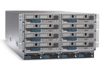 В одно шасси устанавливается до восьми серверов UCS B-Series 