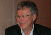 Как уверяет Александр Галицкий, Almaz Capital Russia Fund не будет стремиться поглощать инвестируемые компании, что сейчас повсеместно наблюдается на российском рынке