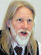 Уитфилд Диффи : «Мы считаем, что становимся более уязвимыми, но далеко не всегда знаем, по отношению к чему именно мы уязвимы»