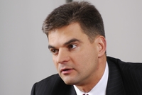 Сергей Бешев признает, что вопрос демилитаризации полосы частот 2,1 ГГц в Москве и области может решиться лишь в декабре 2008 года.