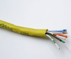 Раскрутите пары проводов и выпрямите их