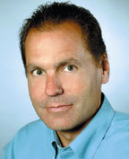 Тед Куммерт: «Сейчас SQL Server — это структурированная платформа данных. У нас есть клиенты, такие как MySpace, которые строят свою инфраструктуру сервисов на базе SQL Server, так что с точки зрения платформы мы поддерживаем и такой подход»