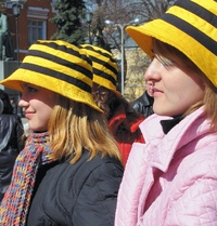 Потенциал новых подключений на столичном рынке мобильной связи упал до минимума, тарифы практически достигли «дна». В этих условиях сотовые операторы фокусируют маркетинговые стратегии, пытаясь подмять под себя наименее охваченные демографические группы