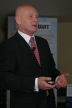 Вениамин Иванов: «Современные дата-центры становятся все сложнее, в результате чего резко возрастают расходы на управление и энергоснабжение» 