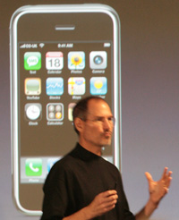 Стив Джобс надеется, что выпуск SDK подтолкнет независимых разработчиков программ к созданию собственных приложений для iPhone 