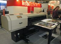 Roland VersaUV LEC-300 — самый компактный на выставке УФ-принтер