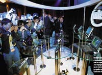 На выставке, сопутствовавшей IDF, многие из производителей продемонстрировали свои прототипы устройств на базе Centrino Atom