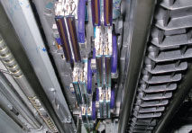 Увидеть печатающие головки нелегко, потребовалась помощь сервисного инженера