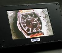 Исследователи из Seiko Epson нашли способ равномерно наносить органический материал на подложку OLED-экрана, используя струйную печать