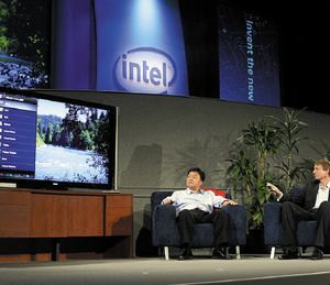 В августе на IDF в Сан-Франциско Intel и Yahoo совместно анонсировали Widget Channel, аппаратное обеспечение и программную платформу, предназначенную для объединения телевидения и Internet
