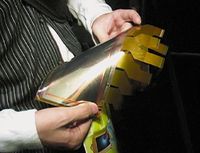 Гибкий экран был продемонстрирован сотрудниками исследовательского подразделения NHK, которое занимается проектированием новых технологий и поиском партнеров среди производителей электроники