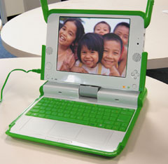 Широко разрекламированный проект One Laptop Per Child Массачусетского технологического института способен превратиться в мощное обучающее средство