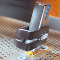 Флэш-«ускоритель» Swivel Pro Flash Drive