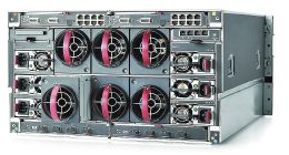 Рисунок 4. Модульная платформа HP BladeSystem c-Class с установленными модулями Virutal Connect — Ethernet (вверху) и Fibre Channel (внизу).