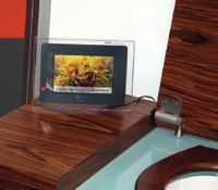 Ванн с креплением для фоторамок пока не представлено, хотя последние вполне соответствуют классу электробезопасности