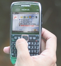 Разработки Oz дают возможность пользоваться сервисами электронной почты, предоставляемыми AOL, Yahoo, Google и Microsoft для мобильных телефонов 