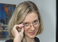 «Не каждая средняя компания может пригласить к себе на постоянную штатную работу опытного ИТ-специалиста, но, с другой стороны, далеко не всем это и нужно», Елена Виноградова, директор по персоналу компании «МЦФЭР-консалтинг» 