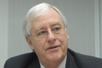 Эдвард Йордон предупреждает: чем масштабнее программный проект, тем больше шансов у него стать 