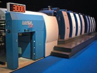 Увеличение формата на один сантиметр — далеко не самое важное усовершенствование в KBA Rapida 106, показанной в 8-красочной конфигурации с переворотом листа