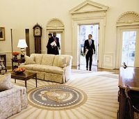 Осуществляемая администрацией Обамы программа «Открытое правительство» требует от государственных учреждений максимально широко публиковать информационные материалы в сети в открытых форматах