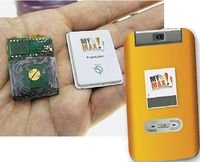 Самоклеящийся модуль MyMax, содержащий передатчик Bluetooth, маленькую батарейку, микросхему NFC и одну или несколько смарт-карт, можно установить практически на любой телефон