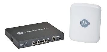 Рисунок 2. Беспроводной коммутатор Motorola RFS4000 — ключевой компонент решения Motorola SMART Branch, предназначенного для построения проводных и беспроводных сетей в малых офисах и филиалах распределенных организаций. Контроллер оснащен пятью портами Ethernet с поддержкой 802.af и 802.3at PoE, обеспечивает работу шести «тонких» или адаптивных точек доступа 802.11a/b/g/n (вскоре будут доступны конфигурации с радиомодулями, интегрированными прямо в контроллер). Устройство можно применять в офисе с численностью сотрудников до 500 человек.