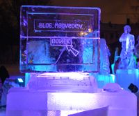 Ледяные скульптуры, которыми Google удостоила победителей в каждой номинации, будут стоять в саду "Эрмитаж" до 10 февраля 