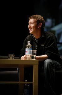 По мнению Марка Цукерберга, люди не рассчитывают на столь же строгое соблюдение конфиденциальности, как раньше, и не нуждаются в этом
