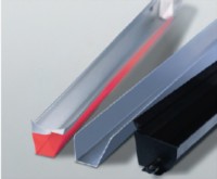 В комплект Saphira Wash-up & Go входят смывочный нож с проточкой и поддерживающим жёлобом, сменный вкладыш для сбора отходов краски и смывочного средства, а также алюминиевая поддерживающая планка 