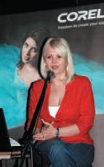 А. Борисова отдала должное удобству работы с PaintShop Photo Pro X3, особенно для начинающих