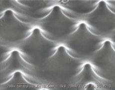 Теперь на пластине можно воспроизвести точку размером 10 мкм