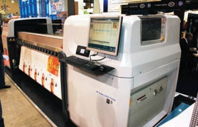 Хотя в портфеле HP есть и рулонные УФ-принтеры, роль решений для будущего в компании всё-таки отводят моделям с чернилами Latex, таким как HP Scitex LX600. Здесь и собственные чернила, и головки — всё своё, уникальное. И с экологией полный порядок