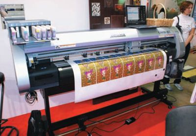 Гегемония Roland на металлизированные чернила уже нарушена — аналогичное решение показывалось на стенде 