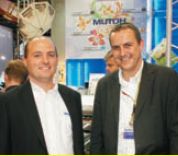 Представители Mutoh Belgium на фоне первого завезённого в Россию Mutoh ValueJet Hybrid: региональный менеджер Фолкнер Линиг (слева) и инженер технической поддержки Вим Маес