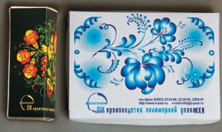 Картонные коробочки нередко приходится печатать как единичные образцы для оценки и последующего заказа тиража партнёрам, имеющим офсетное оборудование. Удобно, что на планшетном режущем плоттере можно выполнять биговку