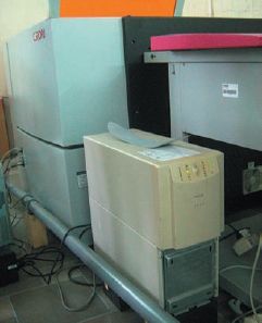 Раздельное питание электронных блоков позволяет обеспечивать электричеством наиболее уязвимые части с помощью обычного бесперебойника — при неожиданном отключении неприятностей не будет. Разумеется, все производители CТP рекомендуют защищать электронику с помощью устройств резервного питания, но далеко не на каждое можно установить бесперебойник приемлемой стоимости. Поэтому защита часто отсутствует 