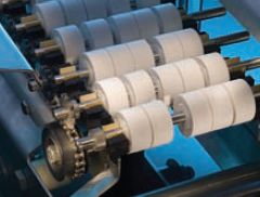 Технология Slip-Torque обеспечивает бережную транспортировку книжных блоков от стекера к брошюровщику