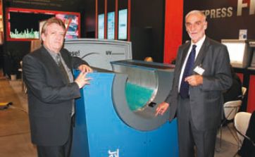 Представители Luescher — региональный менеджер по продажам CTP доктор Сречко Прнят (на снимке слева) и менеджер по продажам направления флексографии Фридрих Клейн, работавшие на стенде ГК 