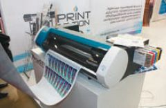 Roland DG Corporation представила VersaSTUDIO BN-20 — настольный плоттер/каттер с шириной печати до 50 см, использующий и обычные, и металлизированные чернила