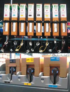 Пока сольвентные чернила преобладают по объёмам, первым шагом в заботе о здоровье персонала будет оборудование хорошей вытяжки. Но производители сольвентных чернил тоже по-своему озаботились вопросами экономии и экологии. Некоторые чернила теперь поставляются не в картриджах, а в пластиковых мешках, помещённых в картонную коробку: что-то вроде упаковки bag-in-box для пищевых продуктов, но в более 