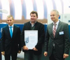 Слева направо: Ю. Уколов (генеральный директор ООО 