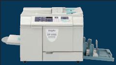 Дупликатор DP-A100 — самыйкомпактный в модельном ряду Duplo, что вкупе с невысоким энергопотреблением позволяет без труда разместить его в любом учебном заведении, учреждении, офисе, копир-салоне