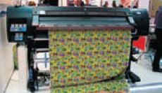 На латексном принтере изготавливаются обои для детской комнаты: чернила подойдут для любых помещений и учреждений с самыми строгими требованиями кбезопасности