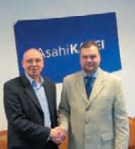 Менеджер европейского отделения Asahi Photoproducts Франк Шпиндель и начальник отдела продаж флексографского оборудования и материалов 