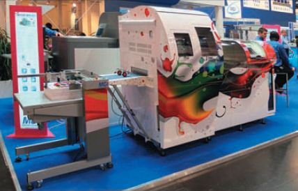 Машина, которой не было? MGI Meteor 9800 XL, загадочным образом исчезнувший почти из всех предвыставочных и выставочных релизов компании, красовался на самом видном месте. Возможная причина — начало продаж намечено на 2013 г.